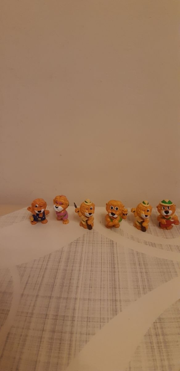 Set n.9 sorpresine Kinder- Leo Venturas-