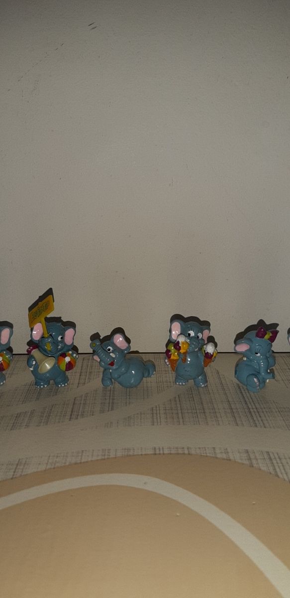 Set n. 9 sorpresine Kinder- Elefanti -