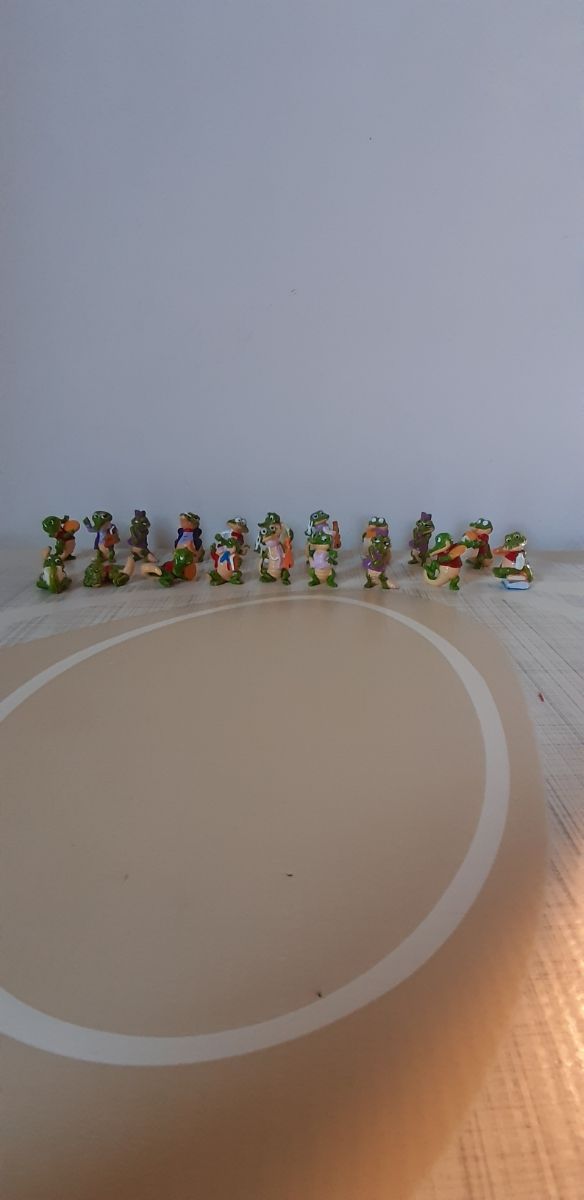 Set n. 19 sorpresine Kinder- Coccodritti