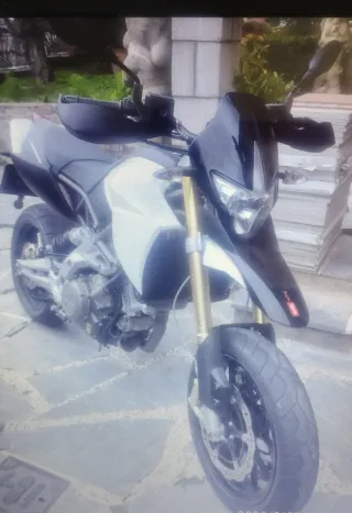 Moto Aprilia Dorsoduro