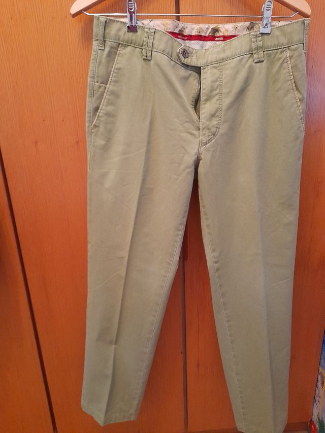 Pantalón verde de Meyer