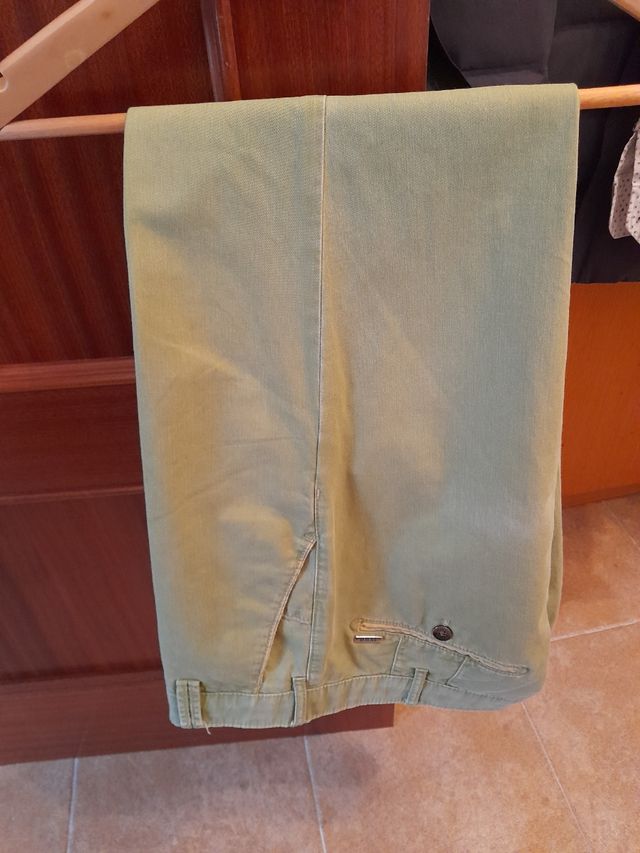 Pantalón verde de Meyer