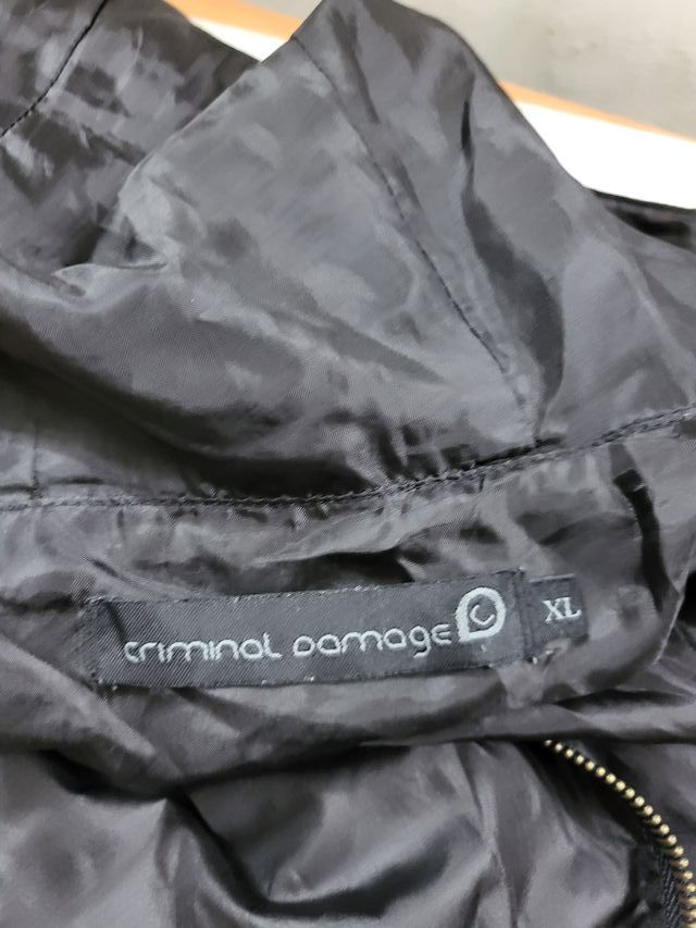 Chaqueta Criminal Damage