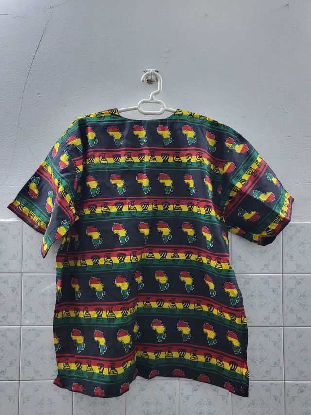 Camiseta africana