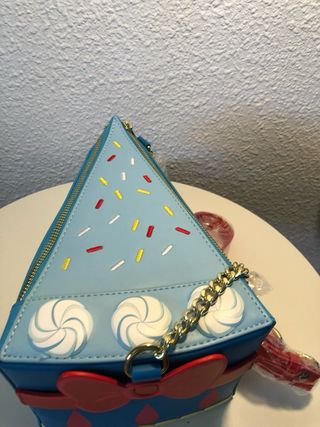 Bolso porcion de tarta princesas loungefly