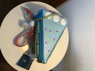 Bolso porcion de tarta princesas loungefly