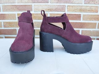 BOTÍN COLOR BURDEOS TALLA 38