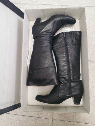 Botas altas de piel