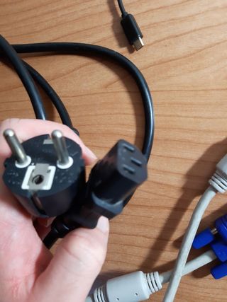 ADAPTADOR HDMI a VGA,RJ45 Y CABLE DE ALIMENTACIÓN