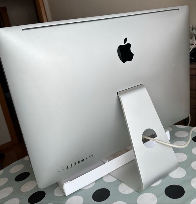 Vendo iMac 27, tastiera e mouse.