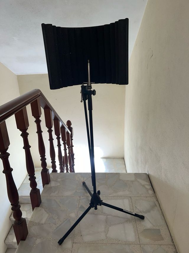 Trípode para microfono con auricuales