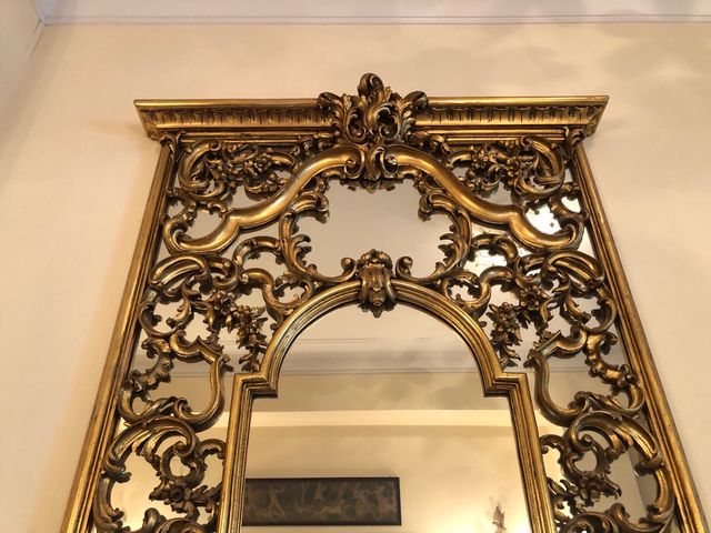 Specchiera in legno finitura foglia oro