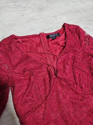 Vestido rojo de encaje