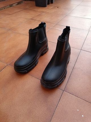 Botas de lluvia negras