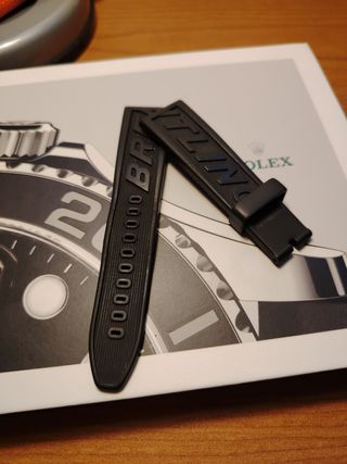 Correa breitling en caucho original. 