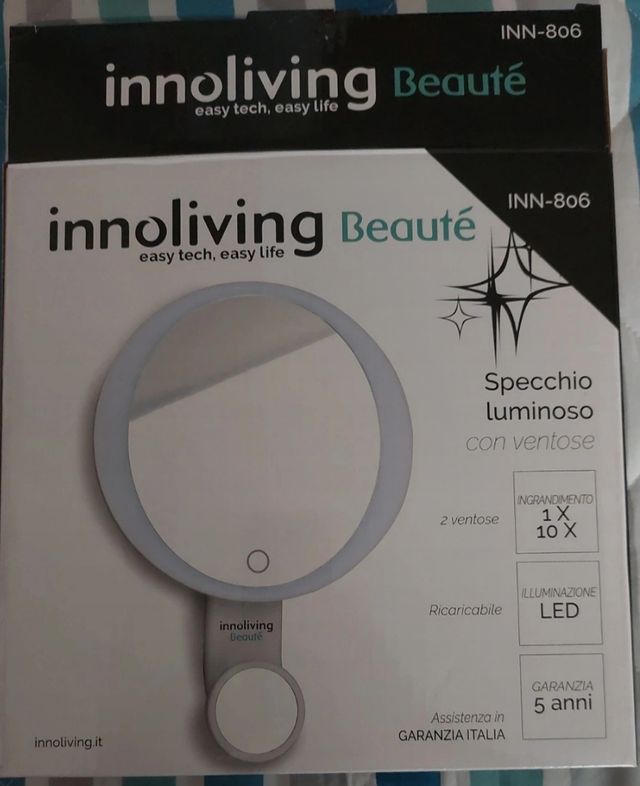 Specchio luminoso con ventose