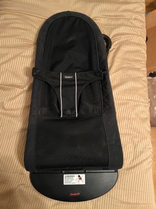 Hamaca Babybjorn y juguete