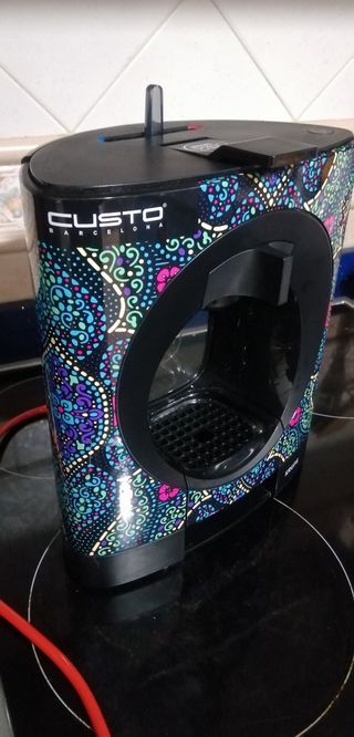 Cafetera dolce gusto. Custo Barcelona 