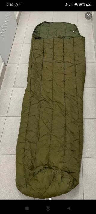 Tienda y sacos militares