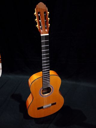 Guitarra flamenca ciprés laminado