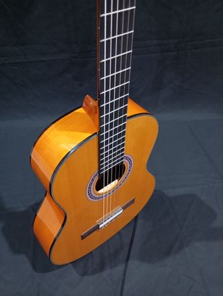 Guitarra flamenca ciprés laminado