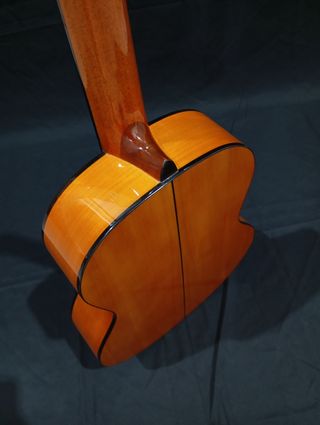 Guitarra flamenca ciprés laminado