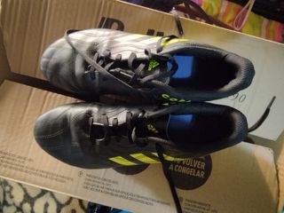 Botas futbol multitaco