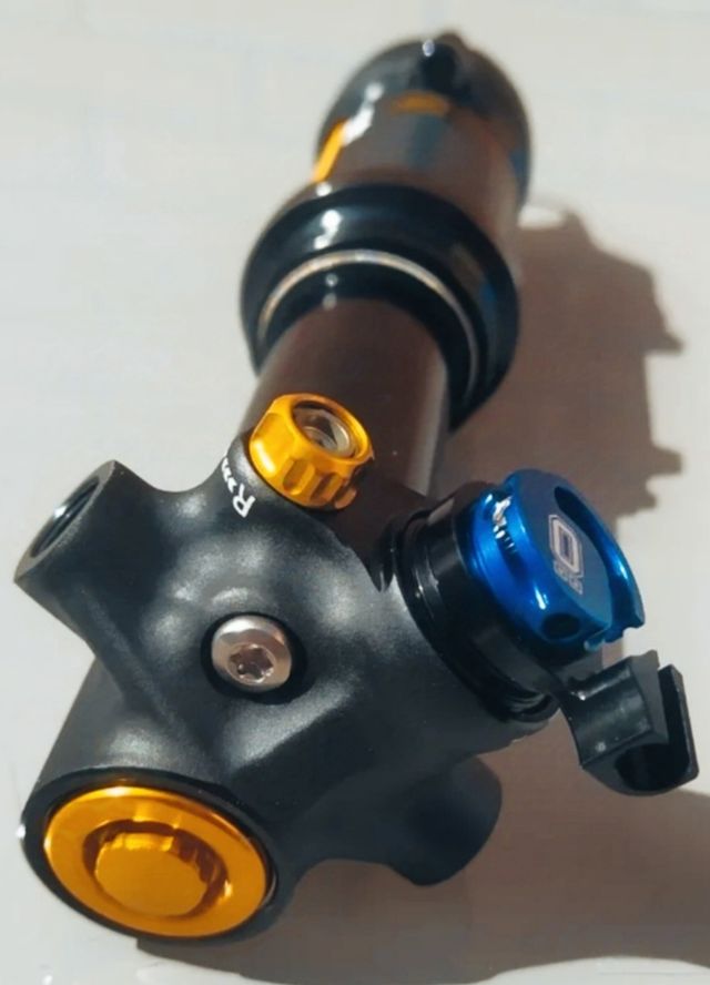 Amortiguador ÖHLINS TXC2 Air 165x40 Remote.