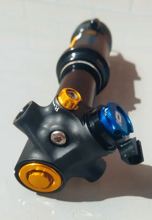 Amortiguador ÖHLINS TXC2 Air 165x40 Remote.