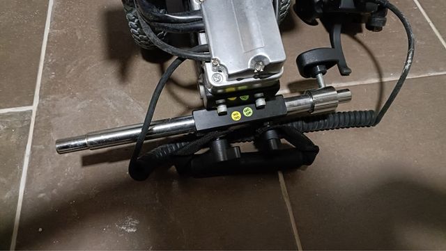 Motor auxiliar de silla de ruedas