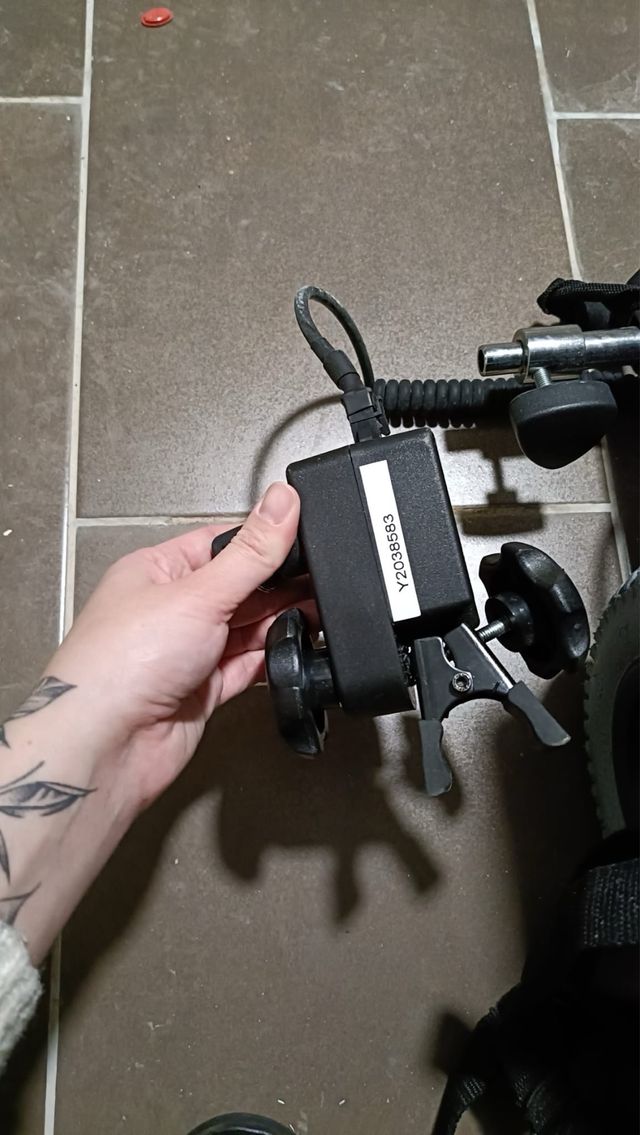 Motor auxiliar de silla de ruedas