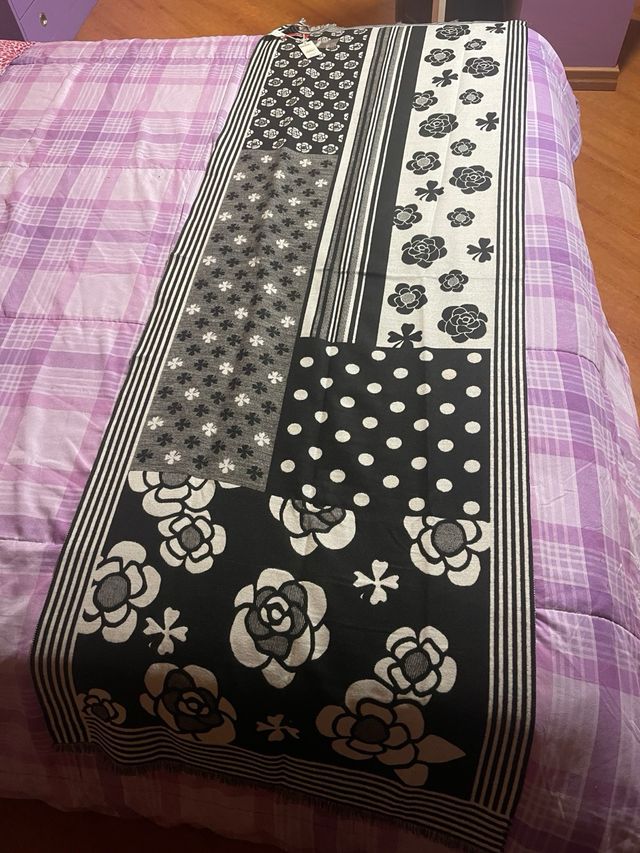 sciarpa bianca e nera fantasia