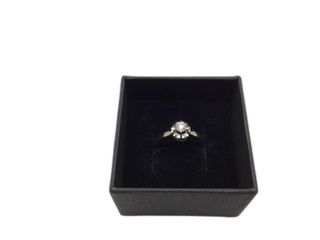 anillo oro 18k con piedra con diamante