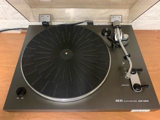 Giradischi Akai AP-100 con ritorno automatico