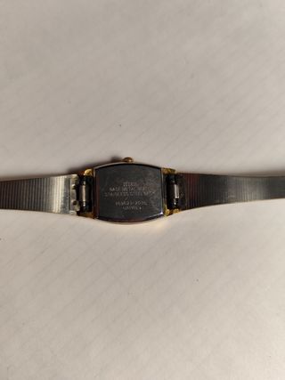 Reloj Titan oro