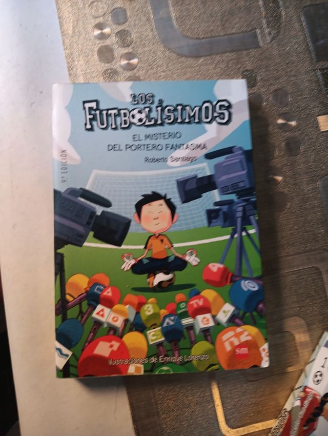 Los Futbolísimos 3: El misterio del portero fantasma (Spanish Edition)