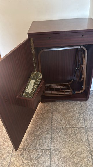 Maquina de coser Alfa con mueble