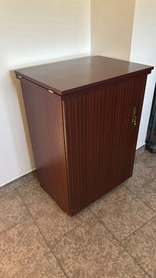 Maquina de coser Alfa con mueble