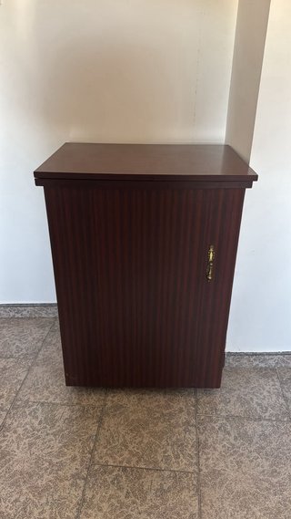 Maquina de coser Alfa con mueble