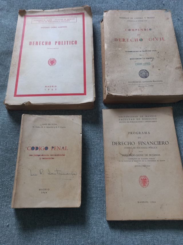 Lote de 4 libros de Derecho (1964 - 1966)