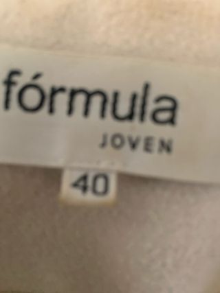 Abrigo de mujer beig marca formula talla 40