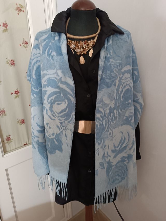 Preciosa bufanda celeste