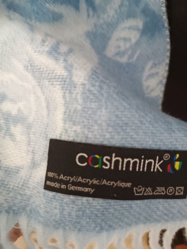 Preciosa bufanda celeste