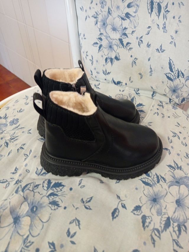 Botines de niño número 24
