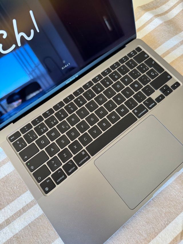 Apple Macbook Air M1 2020 256GB 16B RAM 2020