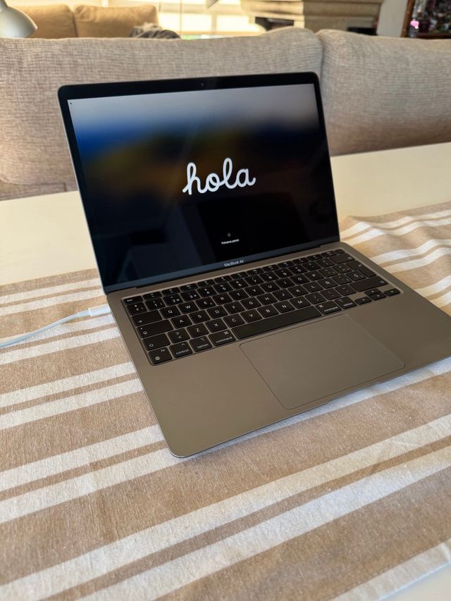Apple Macbook Air M1 2020 256GB 16B RAM 2020