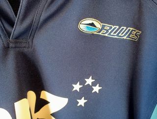 CAMISETA OFICIAL AUCKLAND BLUES . RUGBY 