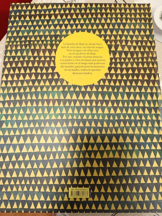 Rajá, el mago más poderoso del mundo (Album) (Spanish Edition)