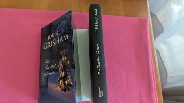 UNA NAVIDAD DIFERENTE.    Y  libro:     La tapader