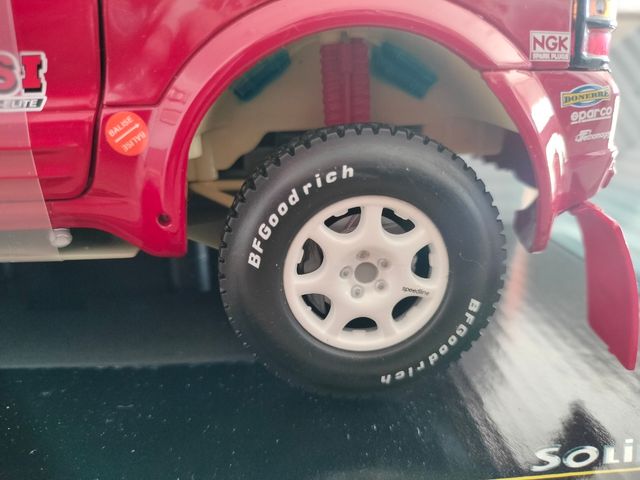 Mitsubishi Montero 1:18 SOLIDO